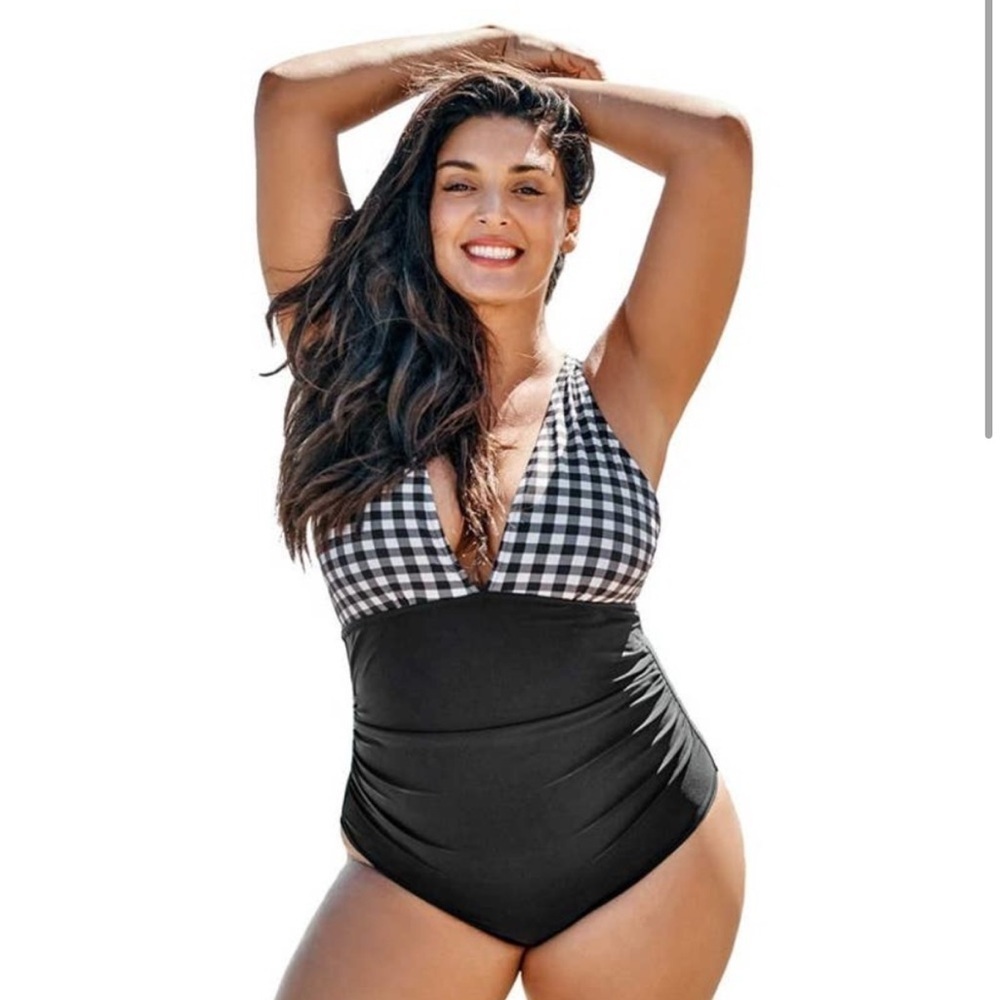 Cupshe Black and White One Piece Swimsuit with Gingham Pattern